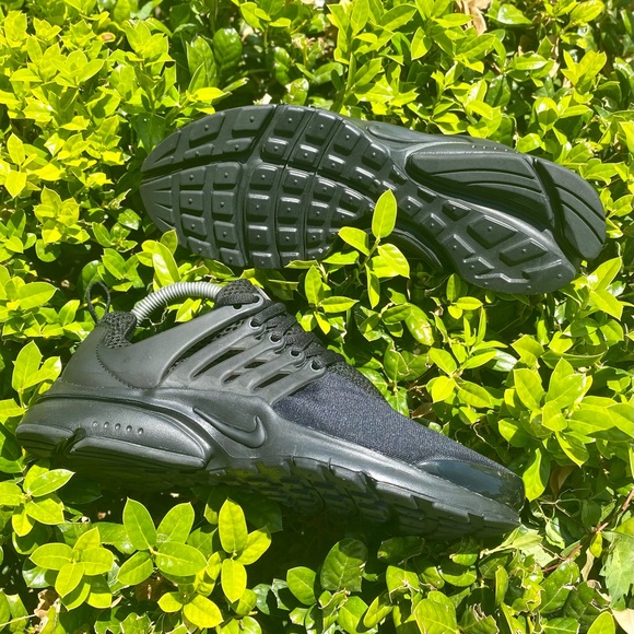 Nike Presto Triple Black Running Shoes - Picture 6 of 10
